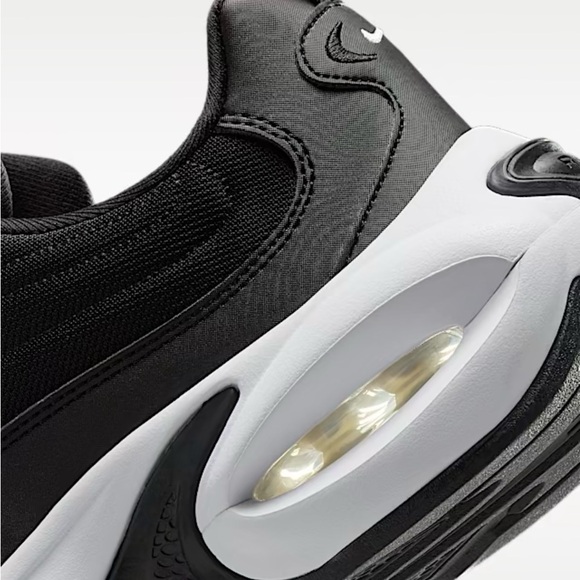 Nike Air Black and White Athletic Shoes HF3053-001 - Picture 6 of 8